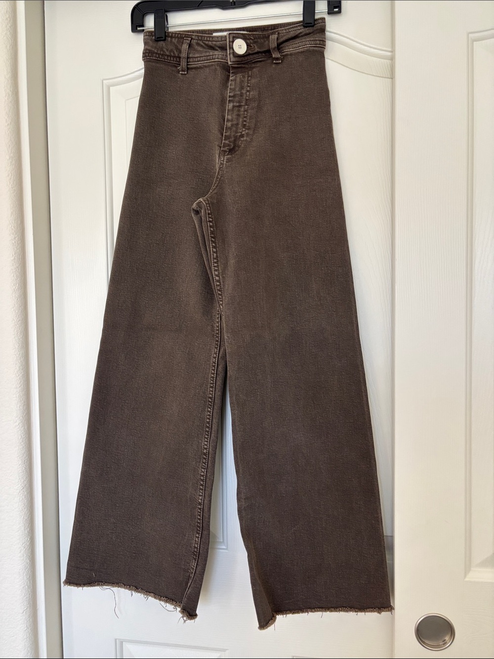 Zara Wide-Leg Corduroy Pants in Dark Brown